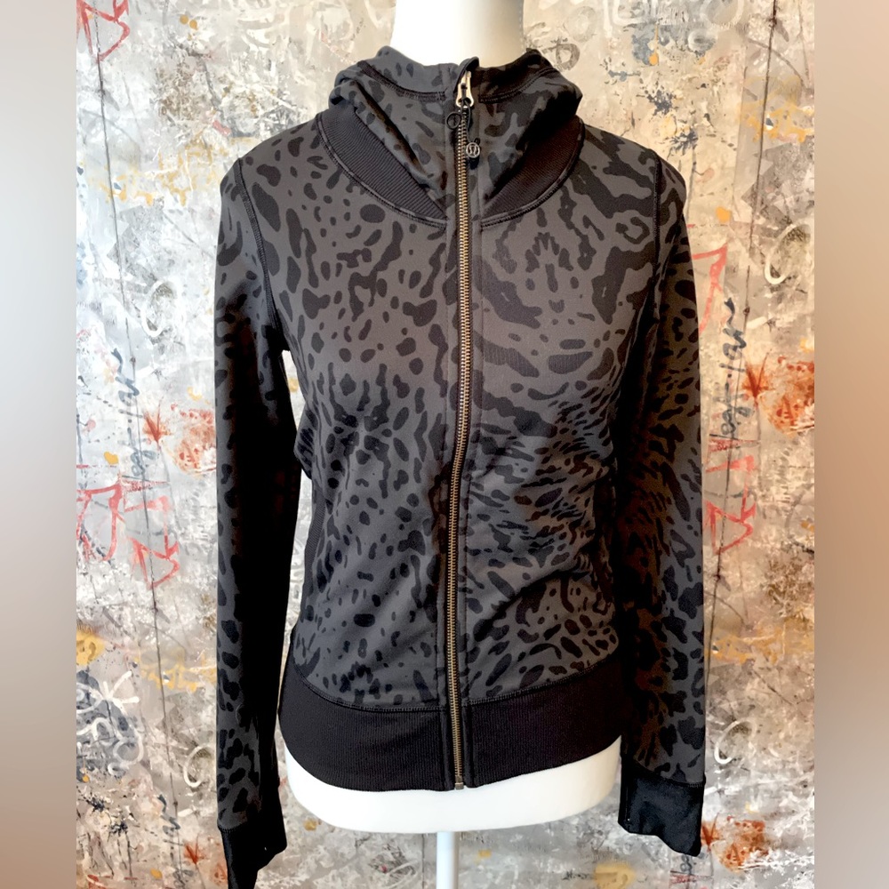 LULULEMON Leopard Print Grey & Black Zip up Hoodie with flap in back. Size 2